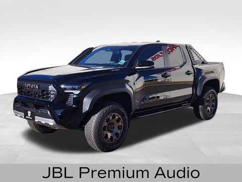 Used 2024 Toyota Tacoma Trailhunter image 5