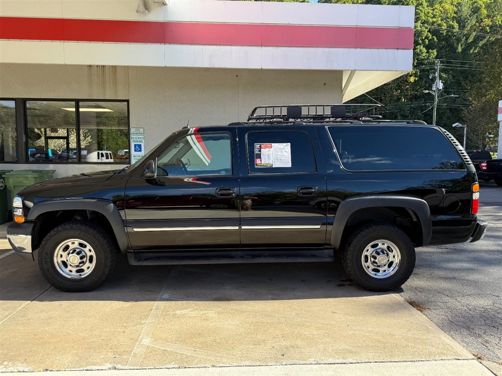 Used 2005 Chevrolet Suburban 2500 LT w/ Preferred Equipment Group AWD/4WD image 16