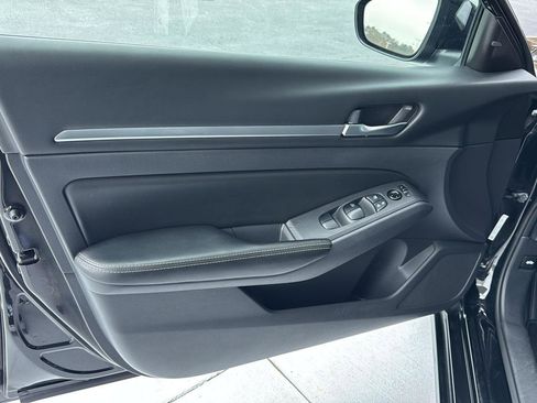 Used 2022 Nissan Altima 2.5 SV image 13