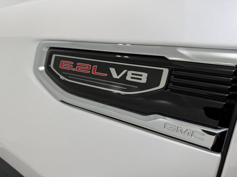 Used 2023 GMC Sierra 1500 SLT w/ SLT Premium Package image 11