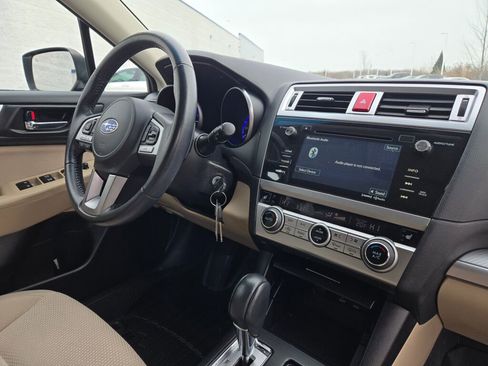 Used 2017 Subaru Outback 2.5i Premium image 8