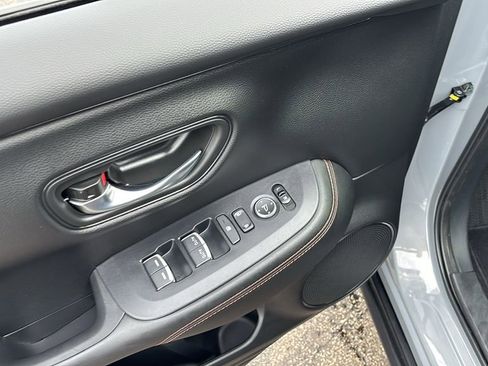 Used 2024 Honda HR-V Sport image 14