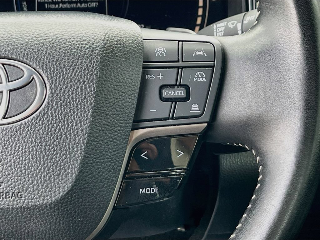Used 2025 Toyota Camry SE FWD image 19