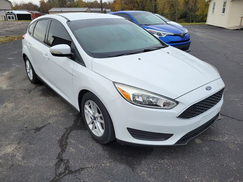 Used 2015 Ford Focus SE image 2