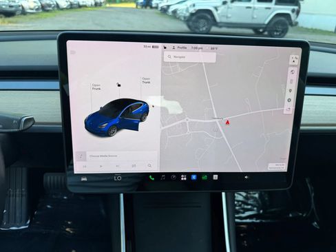 Used 2018 Tesla Model 3 Long Range RWD image 17