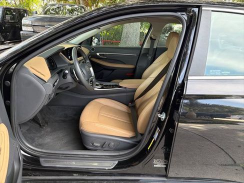 Used 2021 Hyundai Sonata Limited w/ Cargo Package FWD image 13