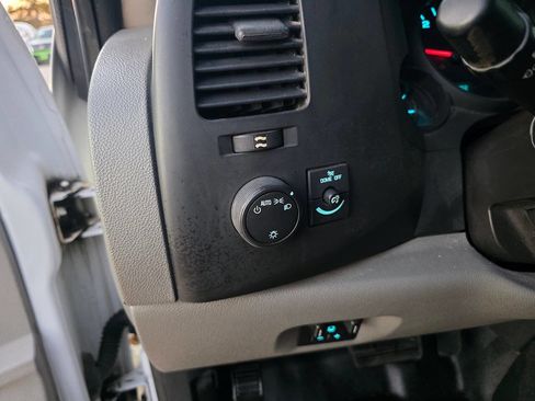 Used 2013 Chevrolet Silverado 1500 W/T image 40