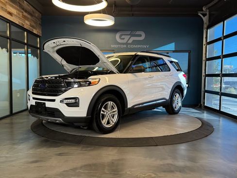 Used 2023 Ford Explorer XLT w/ Equipment Group 202A AWD/4WD image 25