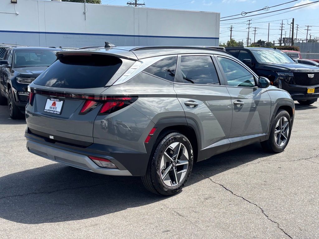 Used 2025 Hyundai Tucson SEL FWD image 3