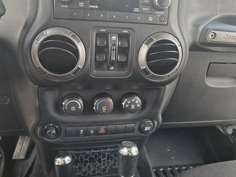 Used 2017 Jeep Wrangler Unlimited Sport w/ Quick Order Package 24S AWD/4WD image 18