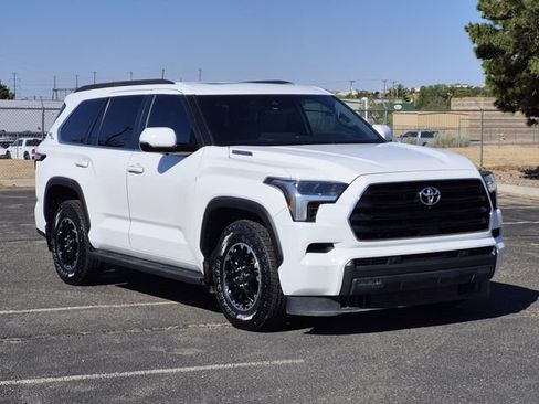 Used 2025 Toyota Sequoia SR5 w/ SR5 Premium Package AWD/4WD image 6