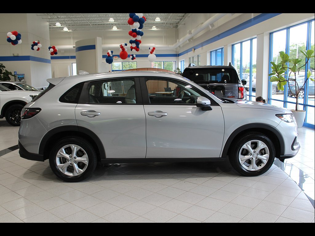 Certified 2023 Honda HR-V LX image 4
