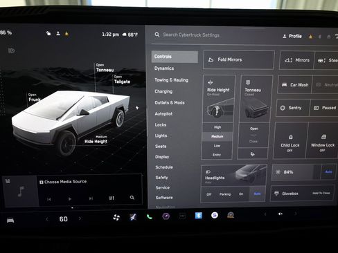 Used 2025 Tesla Cybertruck AWD Crew Cab image 30