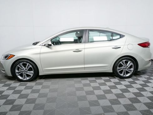 Used 2017 Hyundai Elantra Limited image 4