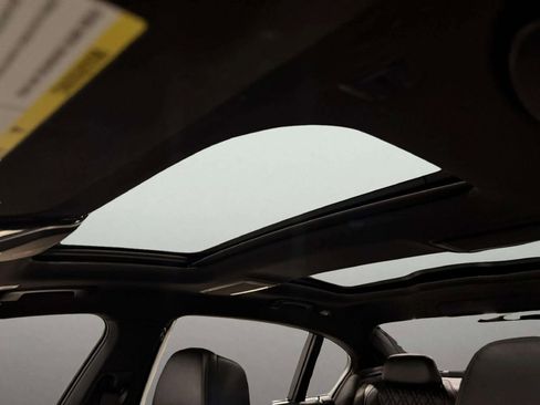 Used 2019 BMW 750i xDrive w/ Executive Package image 15