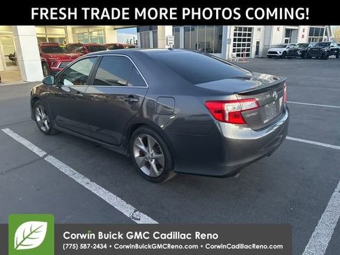 Used 2014 Toyota Camry SE w/ Moonroof Package image 2