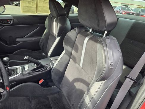 Used 2023 Toyota GR86 Premium image 17