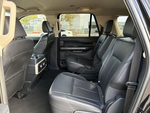 Used 2024 Ford Expedition Max XLT image 28
