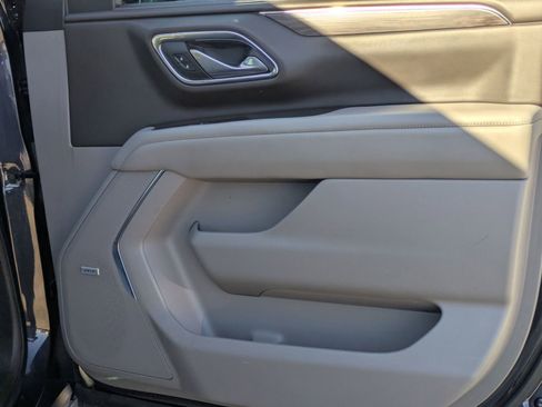Used 2023 Chevrolet Suburban LT image 29