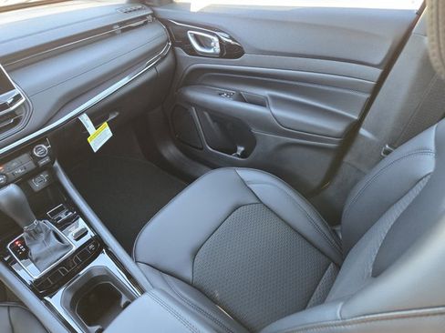 New 2026 Jeep Compass Latitude image 18