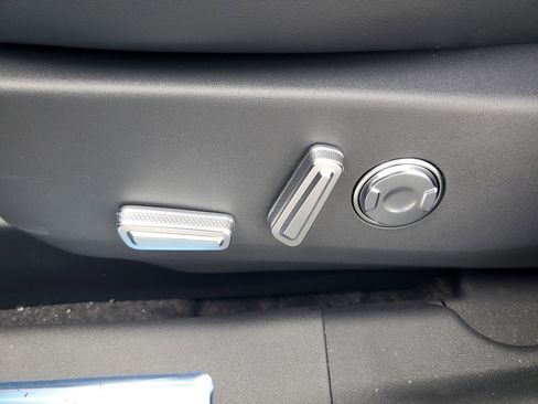 New 2026 Lincoln Nautilus Premier image 11