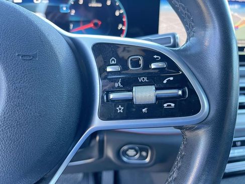 Used 2022 Mercedes-Benz GLE 350 w/ 3rd Row Seat Package image 18