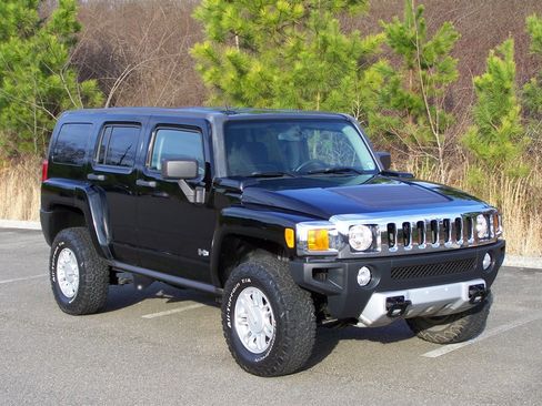 Used 2009 HUMMER H3 image 1