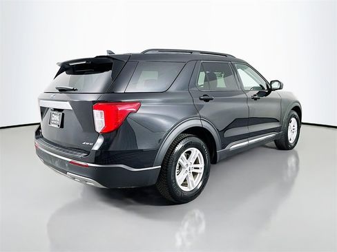 Used 2024 Ford Explorer XLT w/ Equipment Group 202A image 7