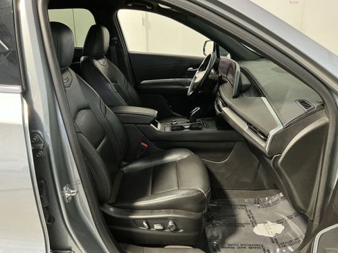 Used 2024 Cadillac XT4 Premium Luxury image 25