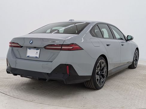 New 2026 BMW i5 eDrive40 w/ M Sport Package RWD image 9