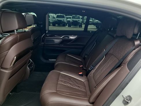 Used 2022 BMW 750i xDrive w/ Executive Package AWD/4WD image 15