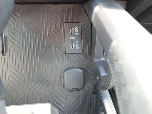 Certified 2025 Toyota Tacoma SR5 AWD/4WD image 22