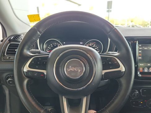 Used 2018 Jeep Compass Limited image 16