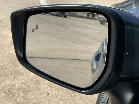 Used 2025 Nissan Versa SV image 11