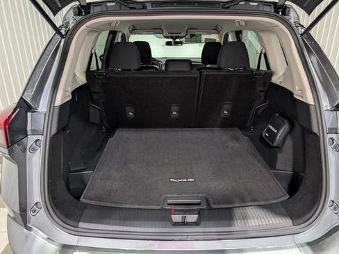 Used 2025 Nissan Rogue S AWD/4WD image 22