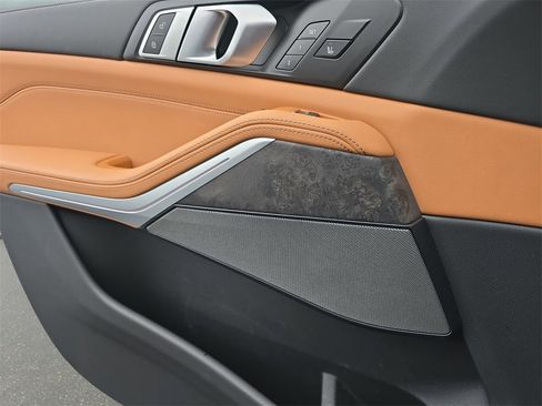 Used 2025 BMW X5 M60i w/ Climate Comfort Package image 31