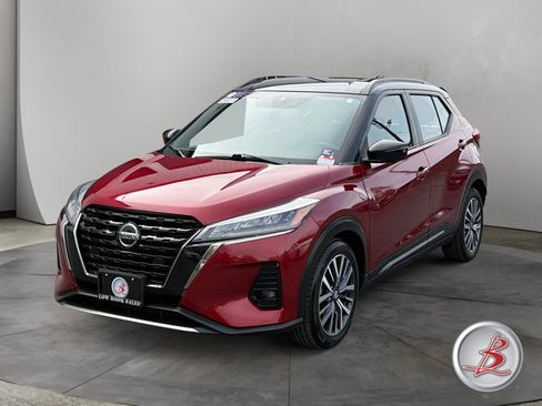 Used 2021 Nissan Kicks SR image 3