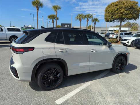 New 2026 Volkswagen Tiguan SE R-Line image 5