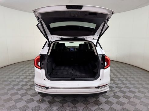 Used 2022 GMC Terrain Denali image 6