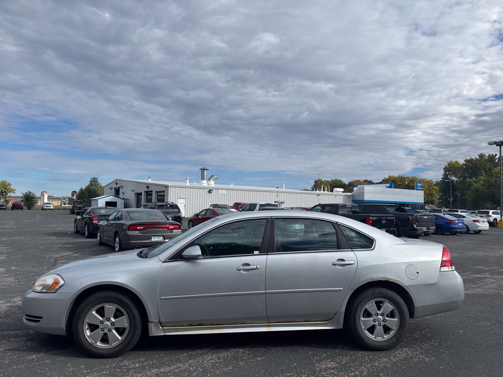 Used 2011 Chevrolet Impala LS FWD image 2