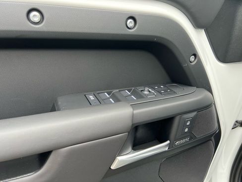 New 2026 Land Rover Defender 110 X-Dynamic SE AWD/4WD image 10