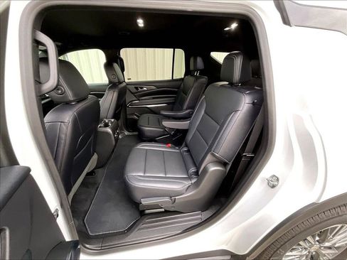 Used 2026 Chevrolet Traverse LT AWD/4WD image 15