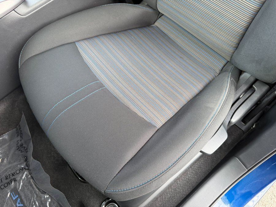 Used 2025 Nissan Leaf S FWD image 19