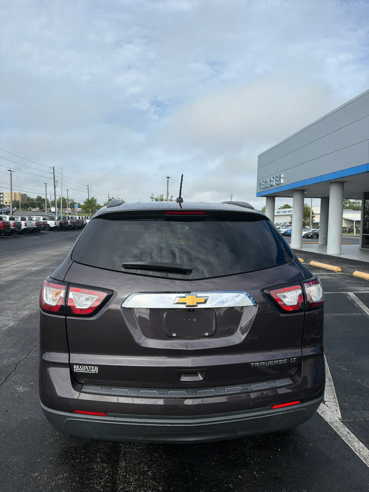 Used 2015 Chevrolet Traverse LT w/ Style and Technology Package FWD image 4