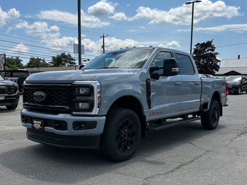 New 2026 Ford F250 Lariat w/ Black Appearance Package AWD/4WD image 7