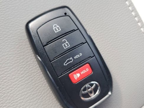 Used 2026 Toyota Camry SE w/ Convenience Package FWD image 23