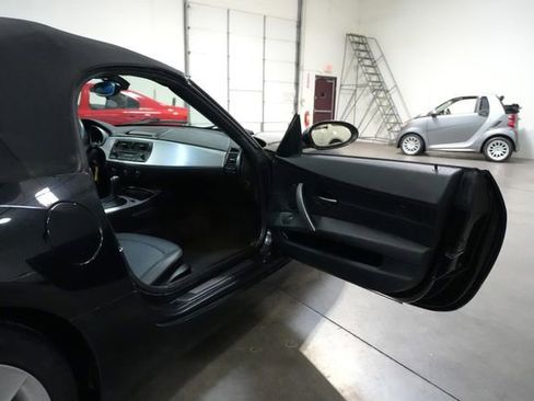 Used 2007 BMW Z4 3.0i image 28