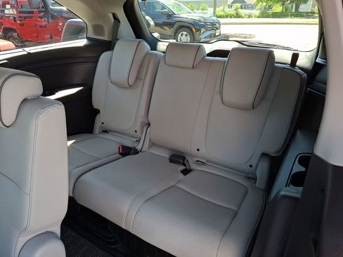 Used 2023 Honda Odyssey Elite image 11