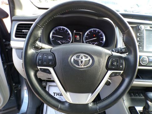 Used 2018 Toyota Highlander Limited w/ Protection Package #3 AWD/4WD image 12