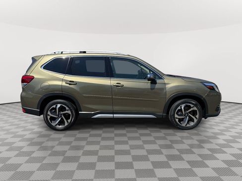 Used 2023 Subaru Forester Touring AWD/4WD image 3